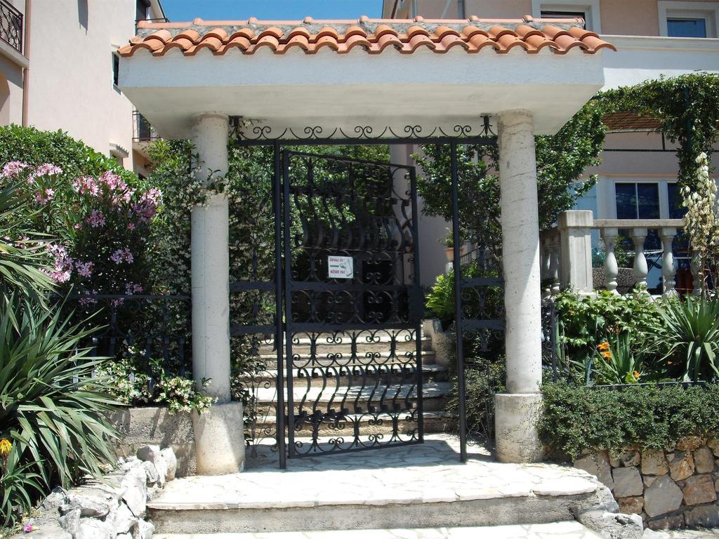 Apartments Velic Crikvenica Εξωτερικό φωτογραφία